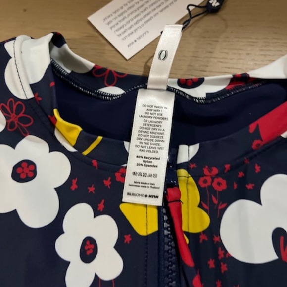 Medium Biliblond Alex Flowers Long Sleeve Swimwear Brand New with Tags - Picture 8 of 9